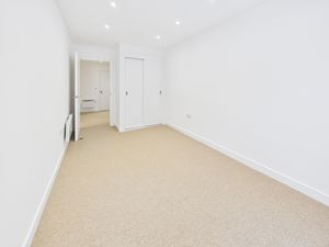 DOUBLE BEDROOM- click for photo gallery